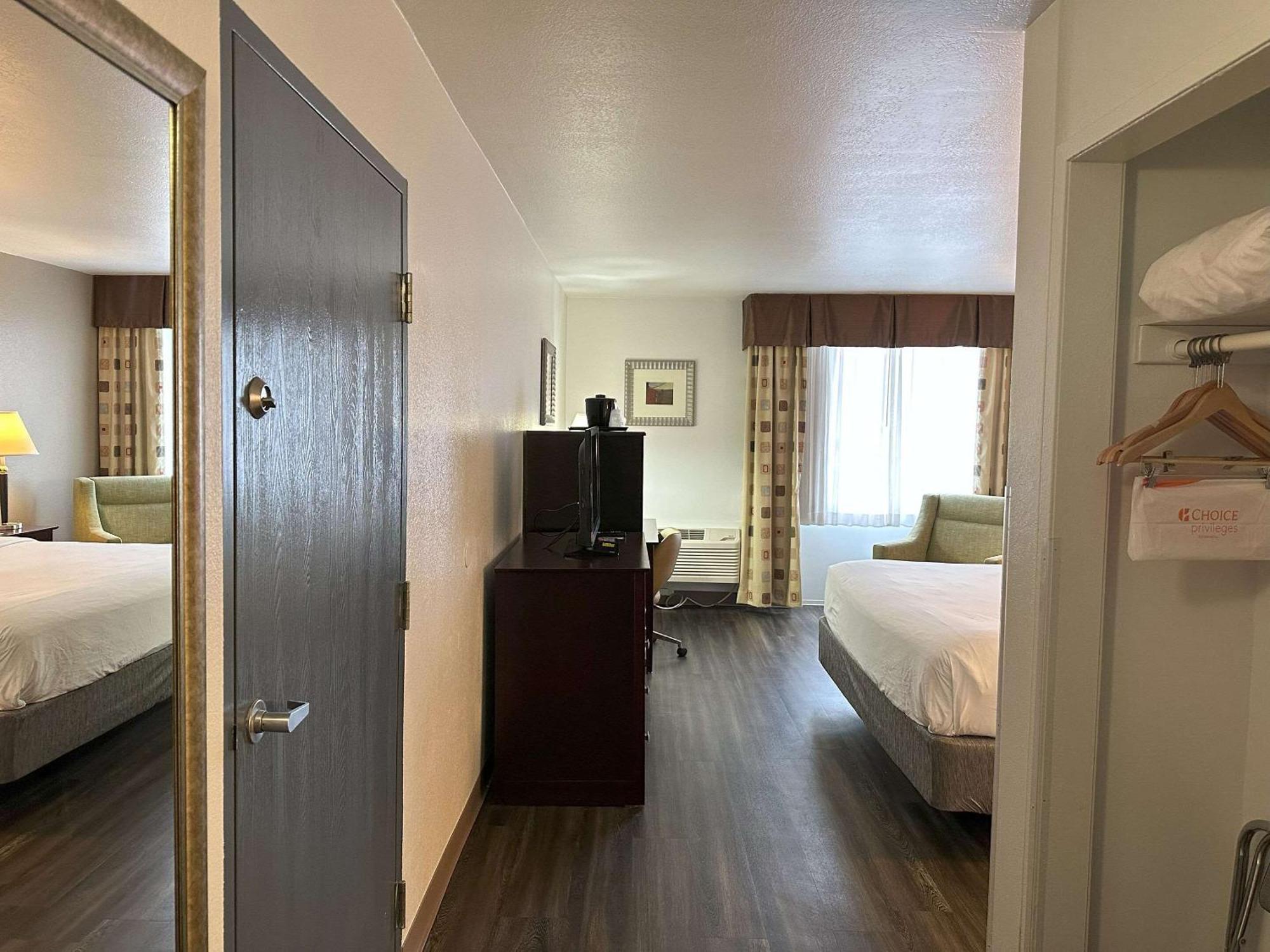 Hotel Quality & Everett