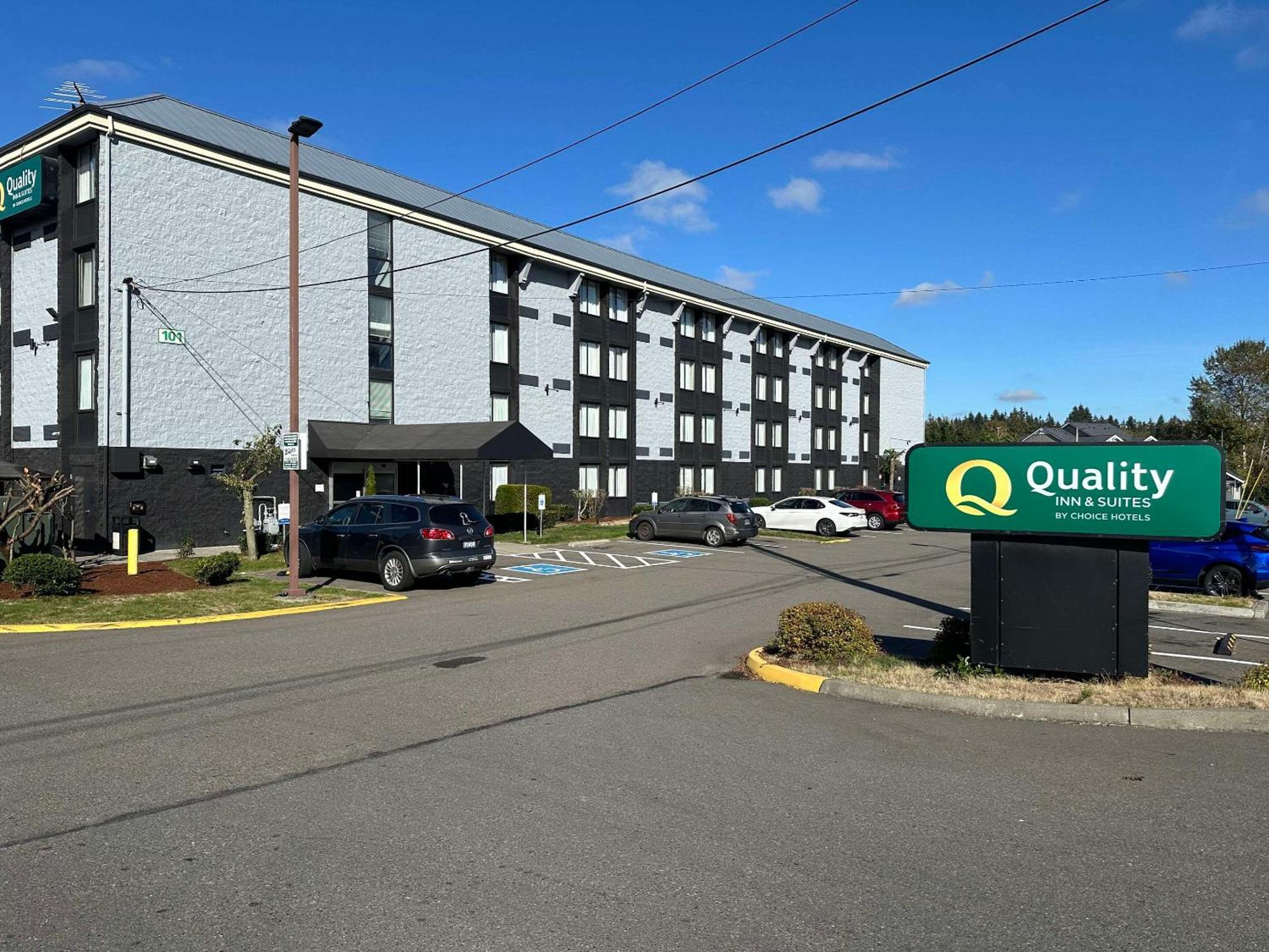 Quality & Hotel 3*