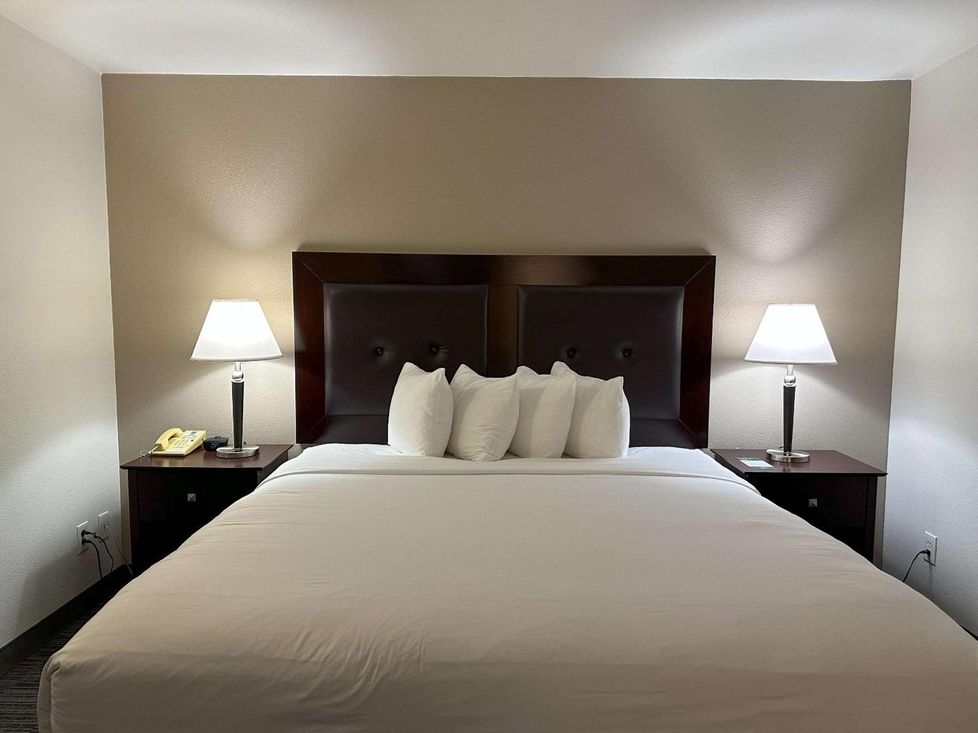Quality & Hotel 3*